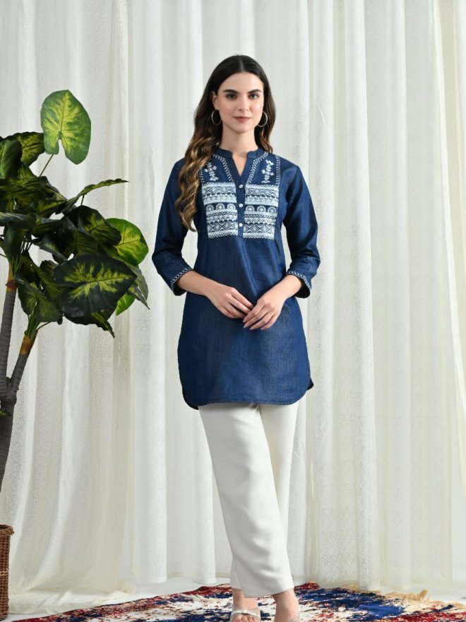 Women’s Navy Blue Printed Casual DENIM Top